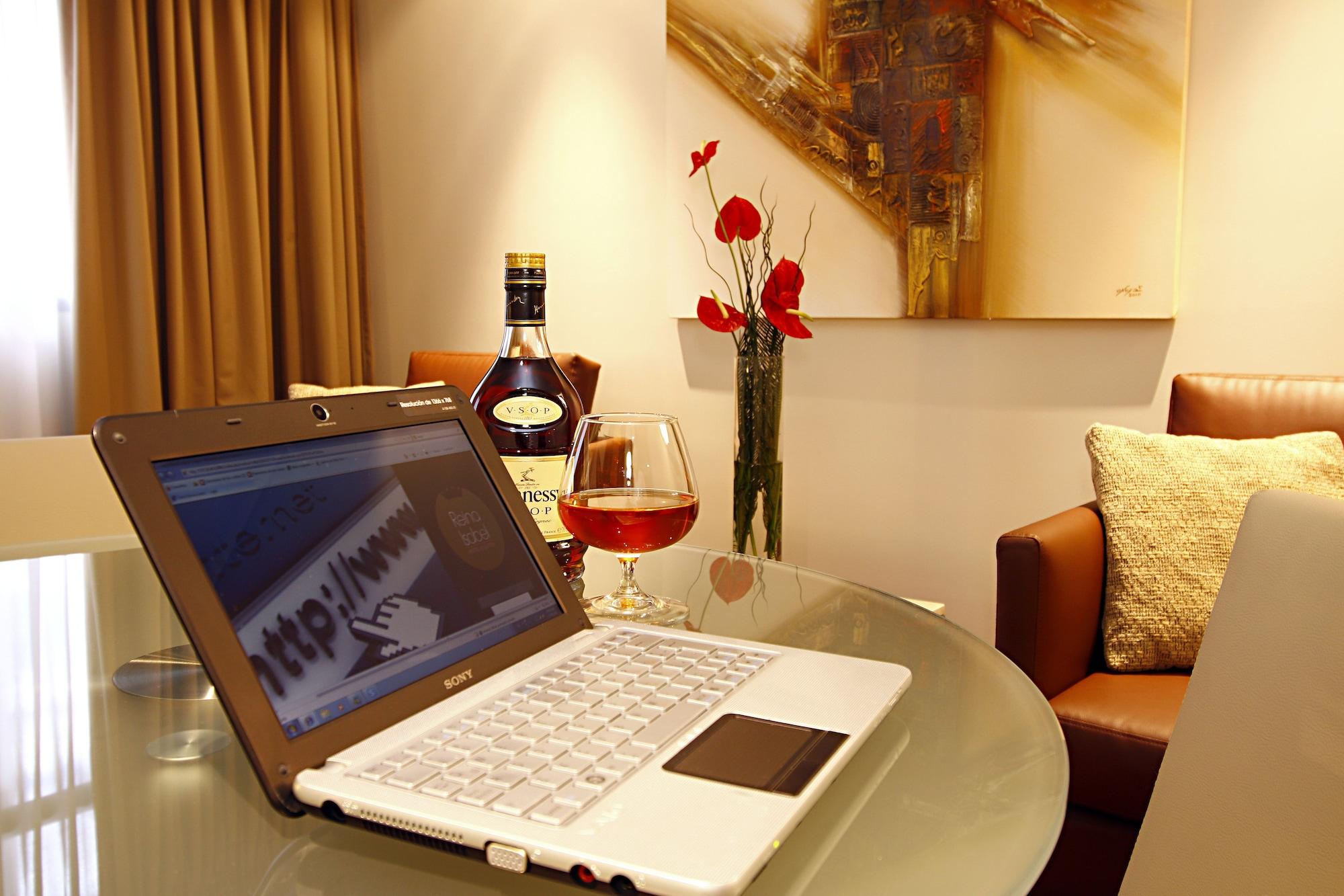 Reina Isabel Hotel 4*