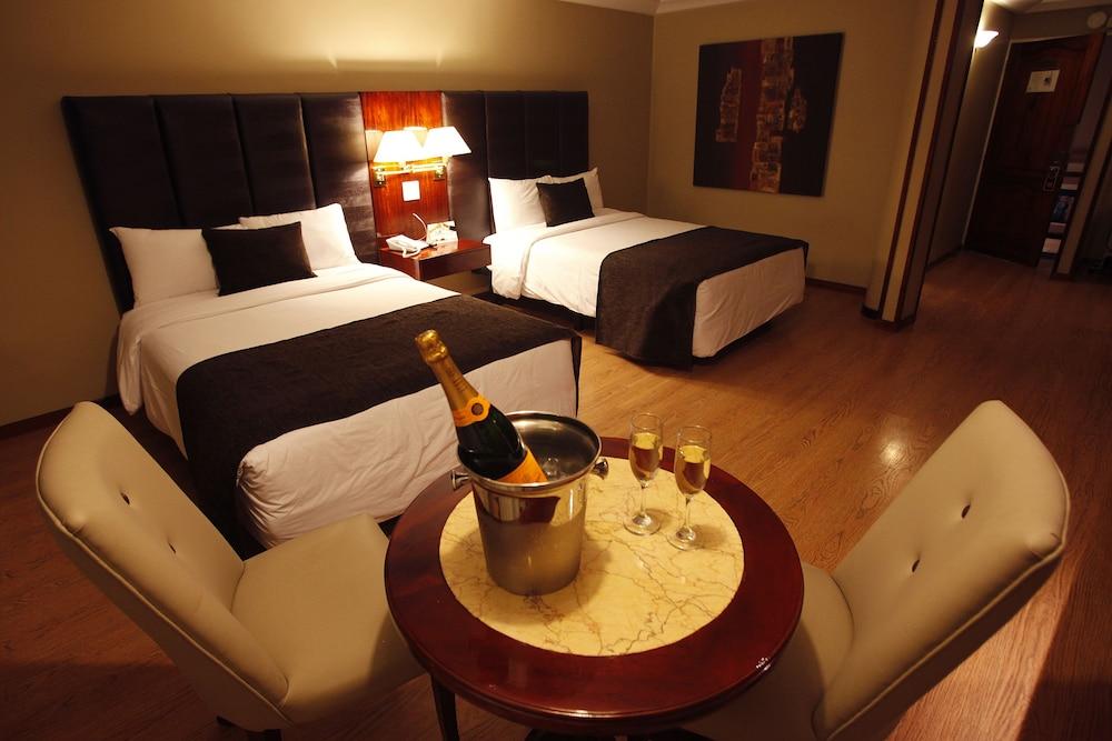 Reina Isabel Hotel Quito