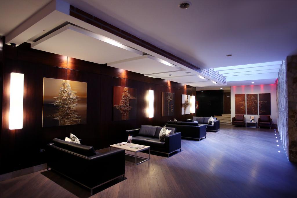 Reina Isabel Hotel Quito