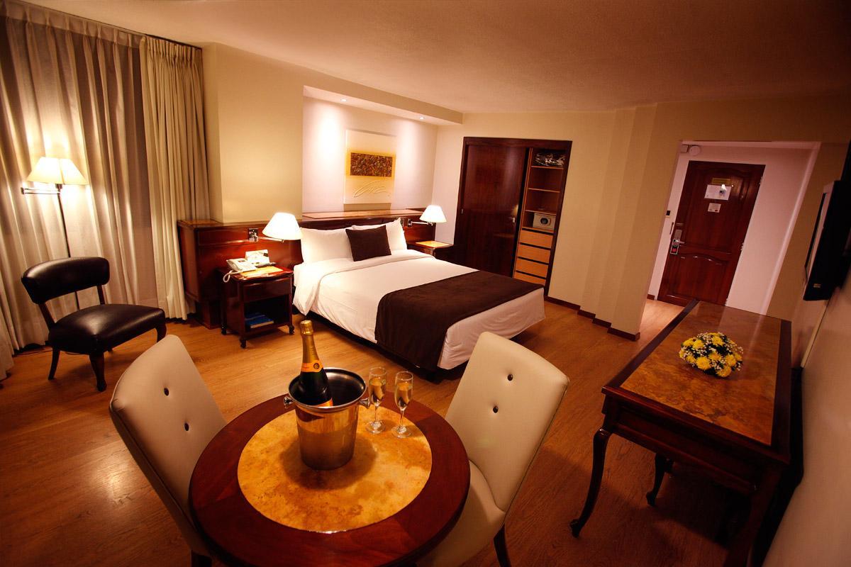 Hotel Reina Isabel Quito