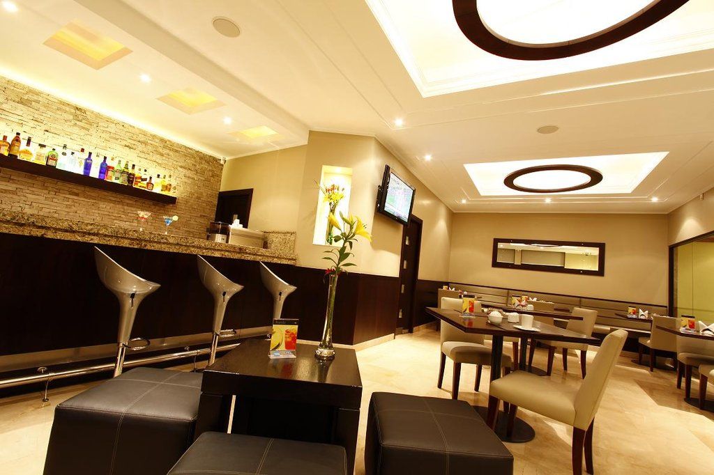 Hotel Reina Isabel Quito
